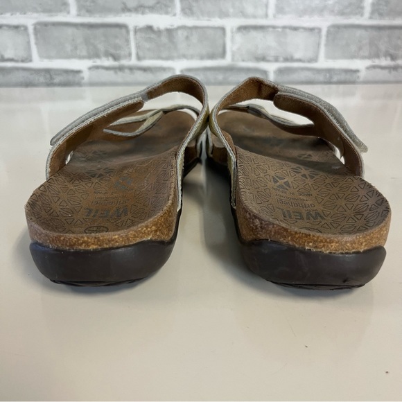 Andrew Weil Pale Soft Yellow Alligator Reptile Patent Leather Slip On Sandals 8 - Picture 2 of 6